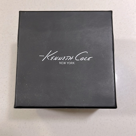 Kenneth Cole - New York - Mens - Grey Alligator Leather Watch - NEVER WORN - Picture 4 of 4